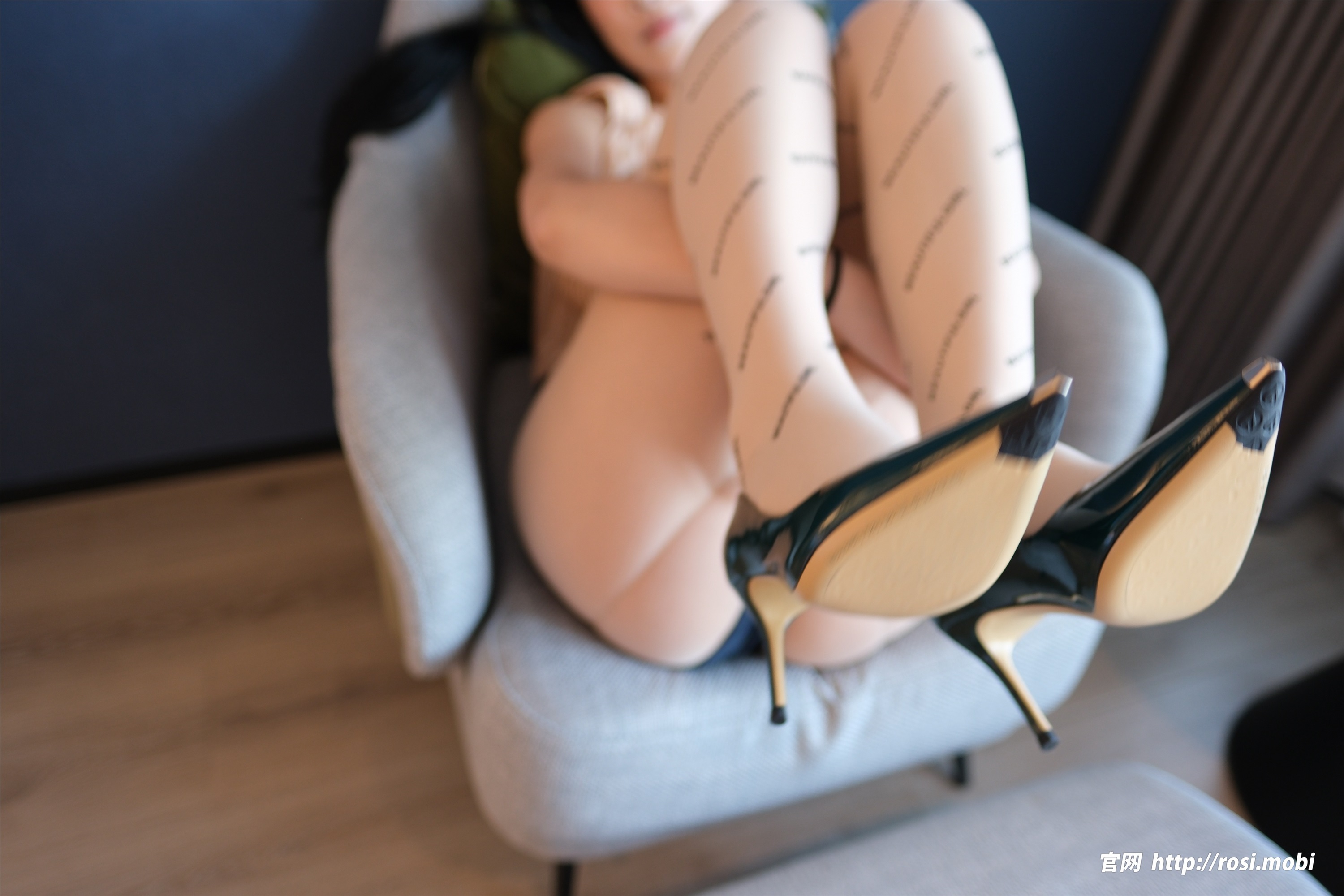 ROSI写真 2025.02.10 NO.4816